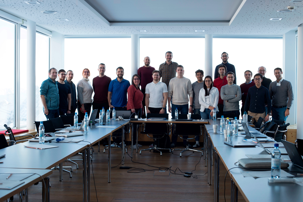 Group picture in the meeting room “Gletscherstube”.